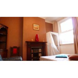 Female London House Flat Share, Double Size Room Single Price -- mint pie