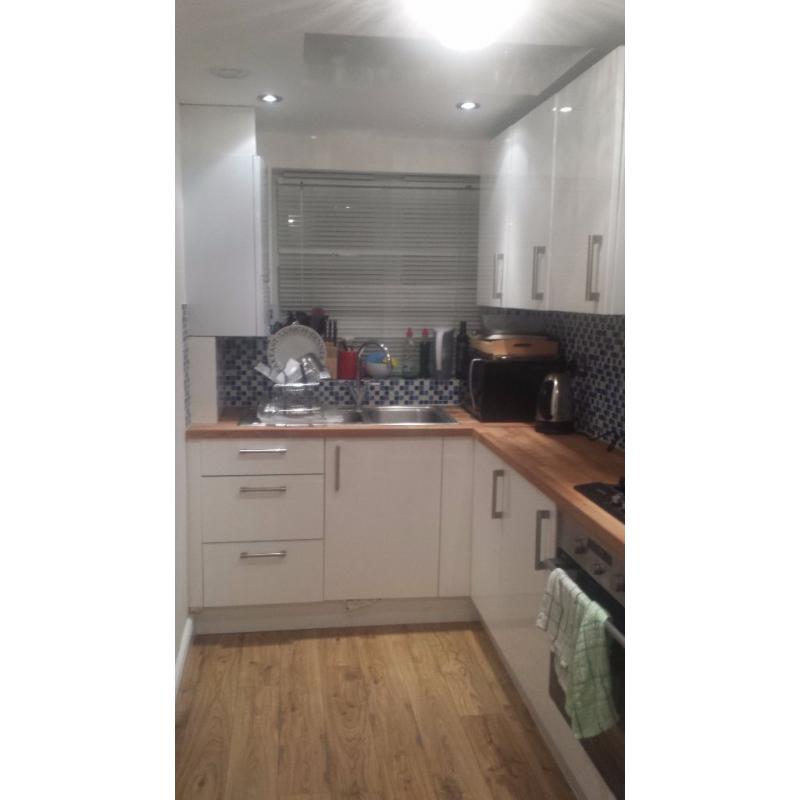 Nice Double Bed Room in Central London (ALL BILLS INCLUDED)