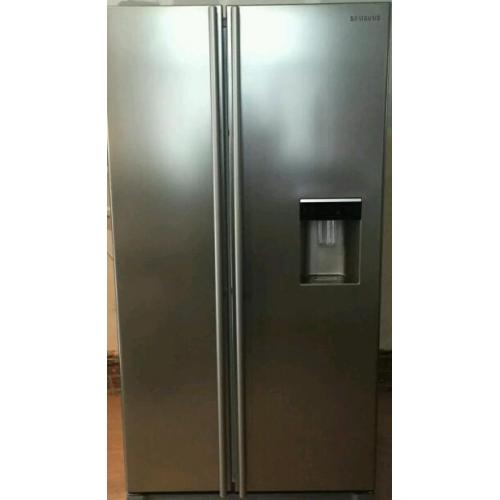 Samsung fridge freezer American style very good condition working perfectly