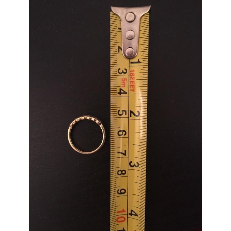 Gold ring 7 diamonds