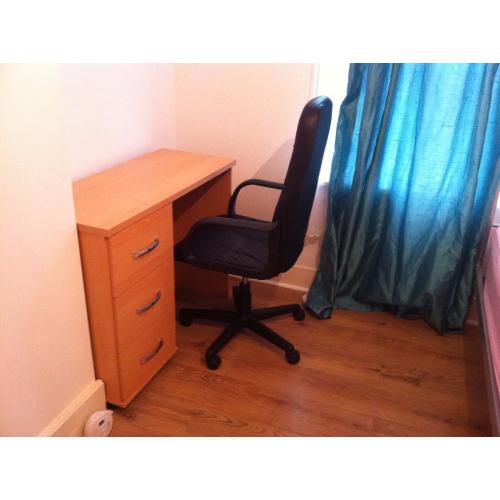 SINGLE ROOM 4 MINUTES FROM WOODGREEN TUBE STATION-NO DSS PREFER FEMALE