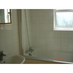 A nice double room available from 15th June, all bills included, fast internet, very good transport