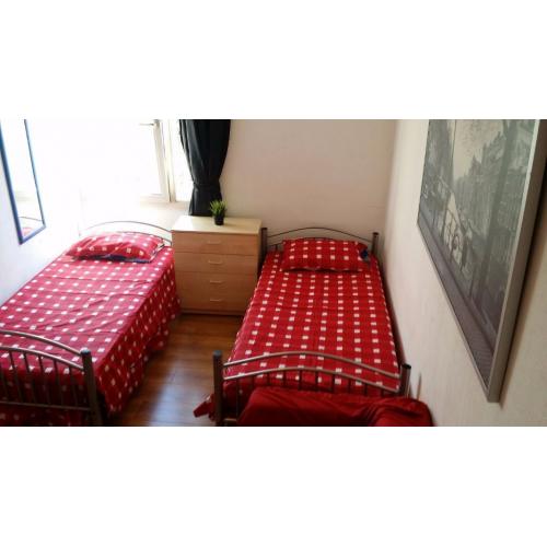 TWIN ROOM IN BETHNAL GREEN