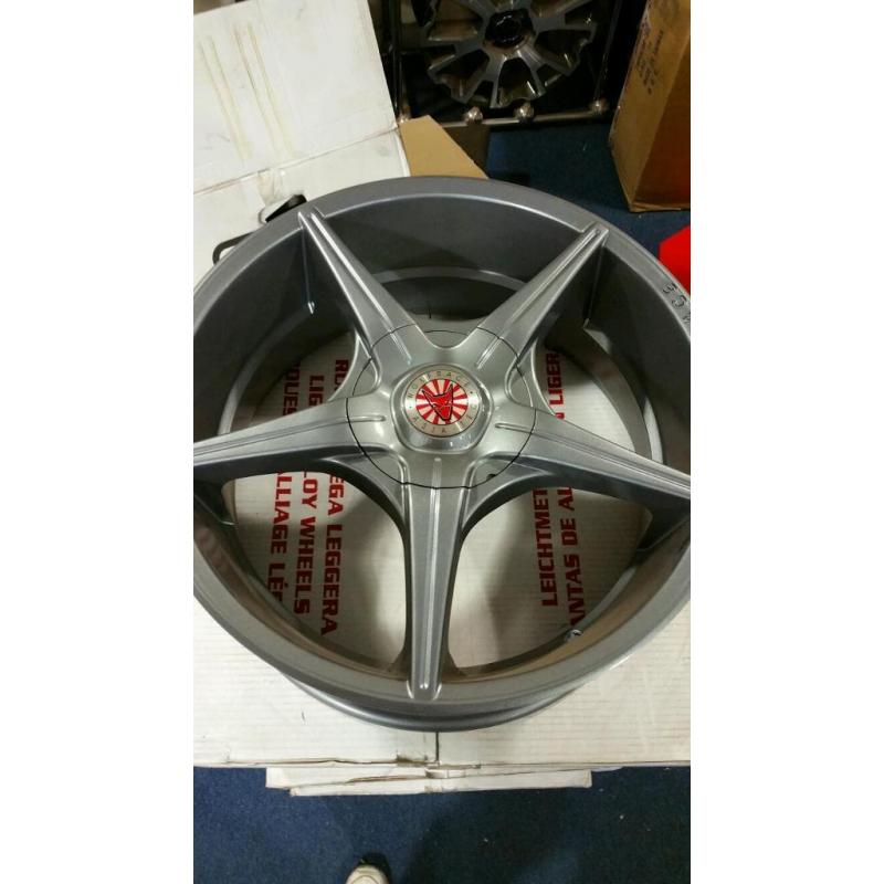 Alloys wheels