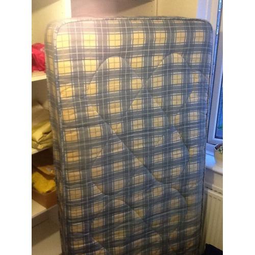 Single Sprung Mattress in very good condition for free