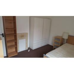 WIMBLEDON TWO LARGE ROOMS ONE HOUSE BILLS INCLUDED GREAT LOCATION AVAILABLE NOW