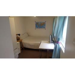 WIMBLEDON TWO LARGE ROOMS ONE HOUSE BILLS INCLUDED GREAT LOCATION AVAILABLE NOW