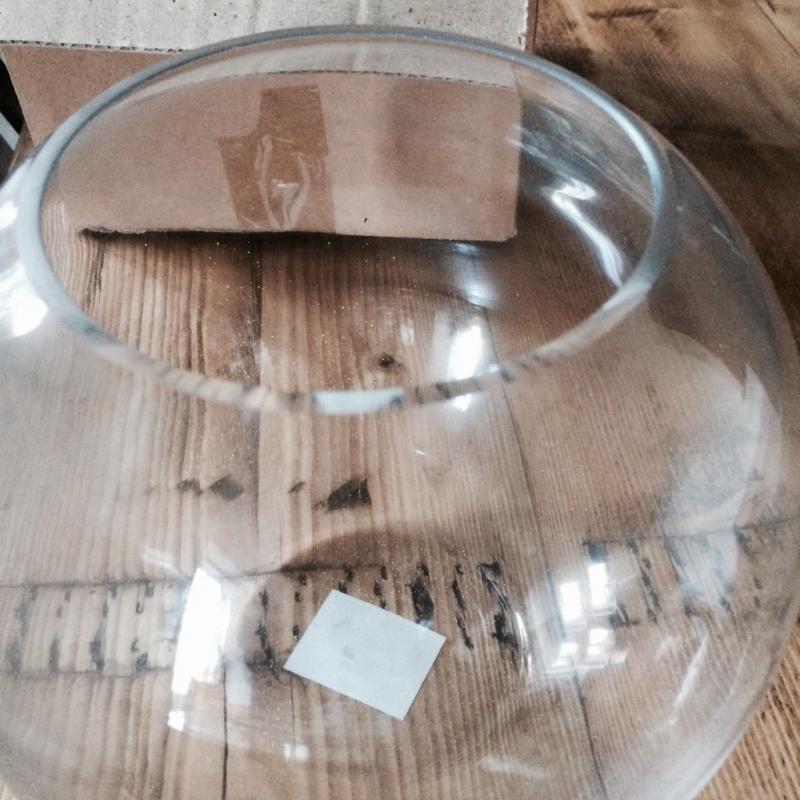 Never used glass gold fish bowls_ perfect for flower arranging weddings or occasions