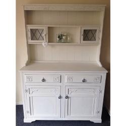 Shabby chic dresser!