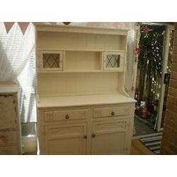 Shabby chic dresser!