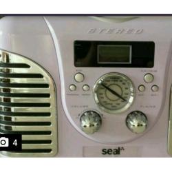 Retro style cd hi fi system