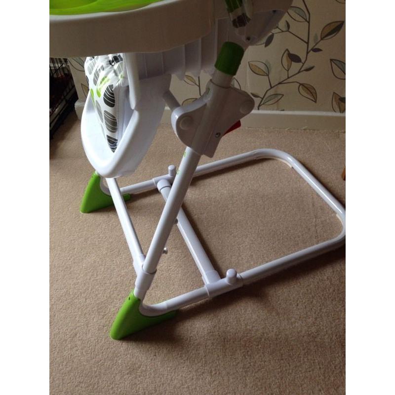 Bebe Style's deluxe modern highchair