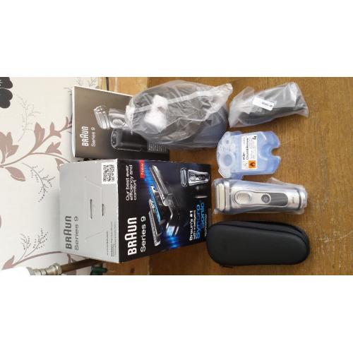 Braun series 9 Wet and Dry Shaver.Brand New