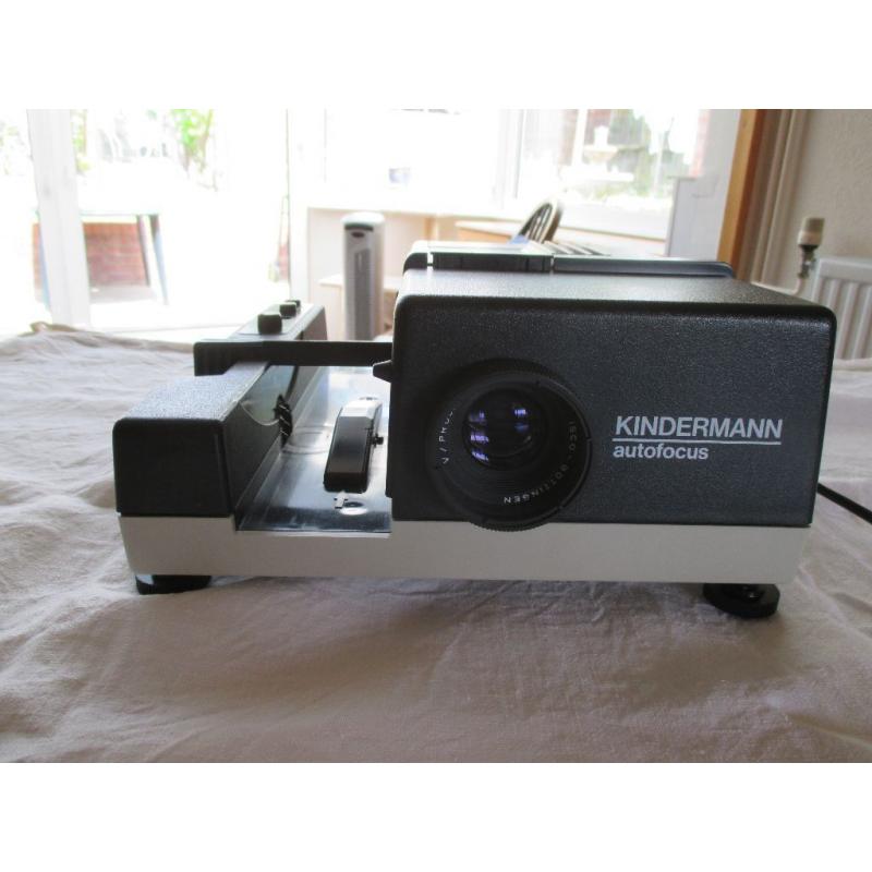 Kindermann Slide Projector and Projection Screen