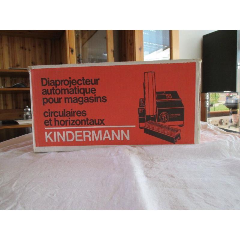 Kindermann Slide Projector and Projection Screen