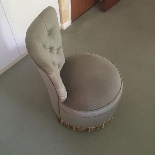 Velvet green bedroom chair of good quality. Originally purchased at Fishpools and is their own make