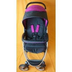 Hauck Malibu all-in-one travel system (Caviar/Berry)