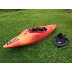 Kayak; Perception 3D and Yuk spraydeck.