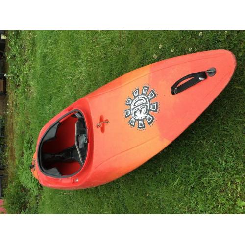 Kayak; Perception 3D and Yuk spraydeck.