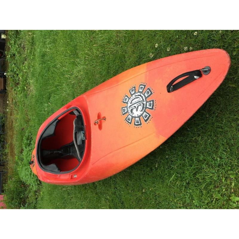 Kayak; Perception 3D and Yuk spraydeck.
