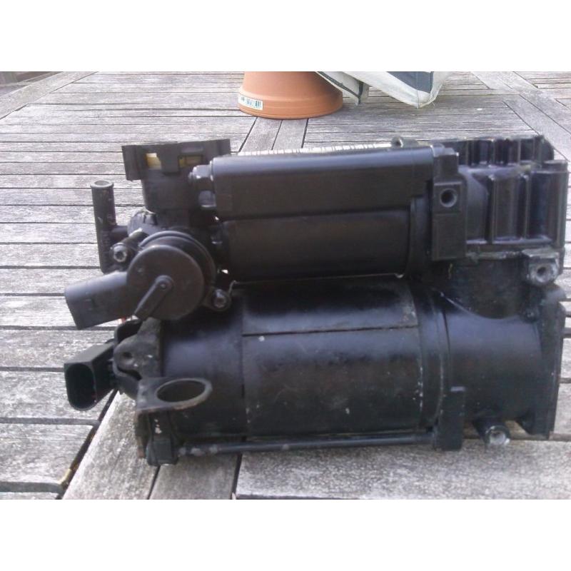 Defective Airmatic Air Compressor Pump for Mercedes S Class W220 W211 S211 W219