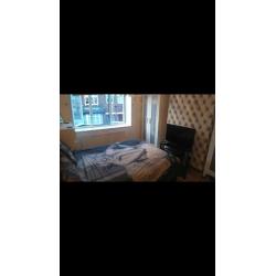 Double furnished bedroom for rent in newly decorated flat, with use of all home, internet E16 area