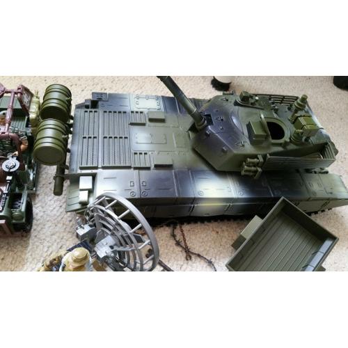 True Heros bundle - Troop Transporter, light & sounds tank, soldiers, lookout .....Job lot..