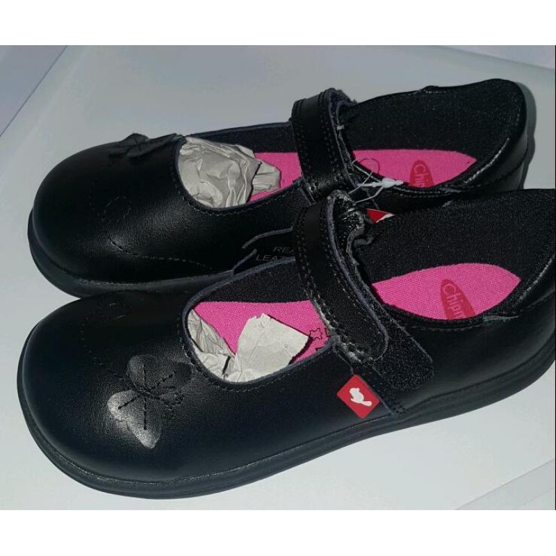 brand new in box girls leather shoes size 10