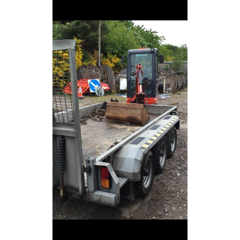 Tri axel plant trailer