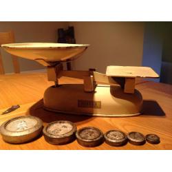 Vintage Harper weighing scales c1950