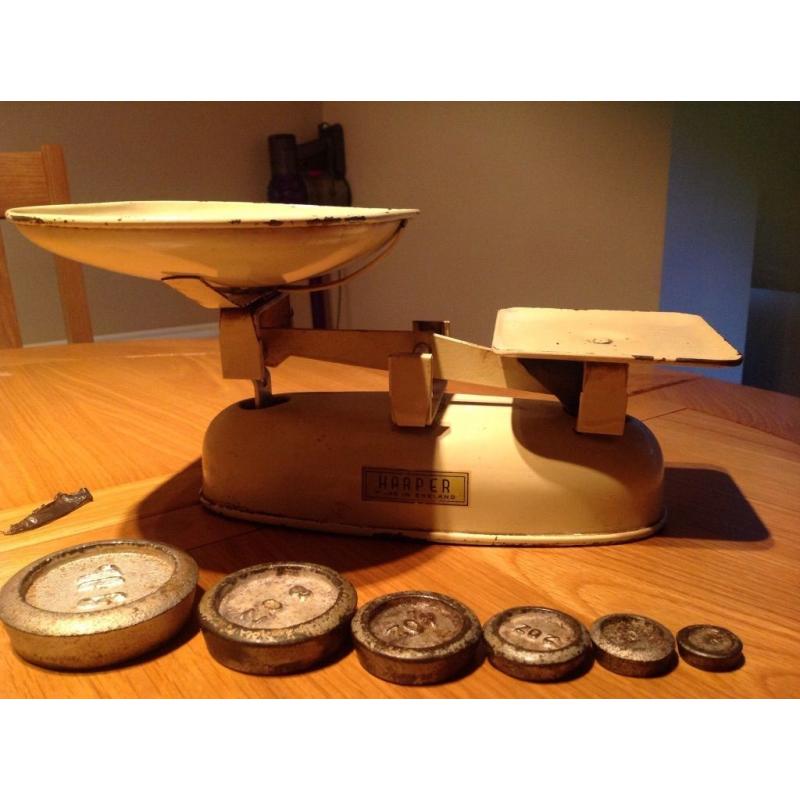 Vintage Harper weighing scales c1950