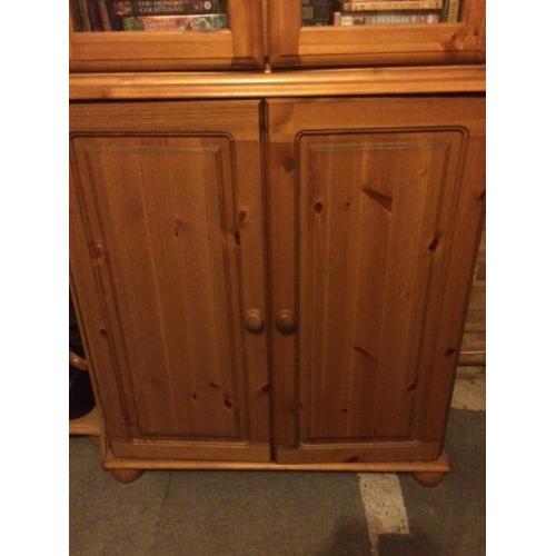 Solid Pine Bookcase and Display Cabinet (Very Good Condition)