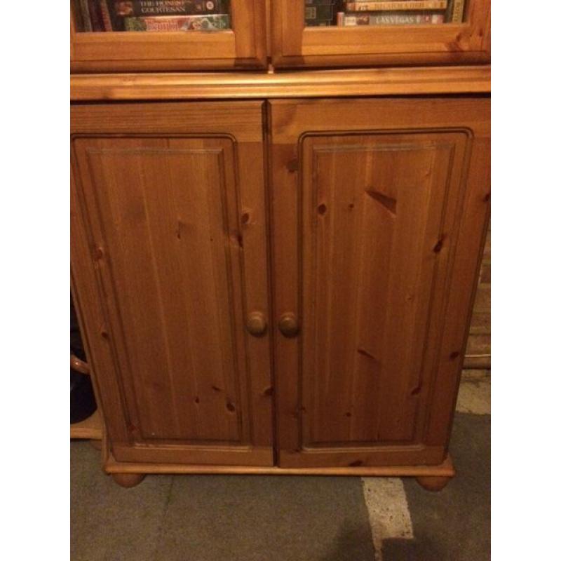 Solid Pine Bookcase and Display Cabinet (Very Good Condition)