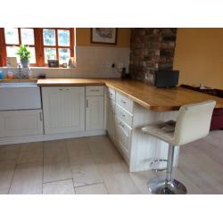 Kitchen Cream Modern Units Excellent Condition