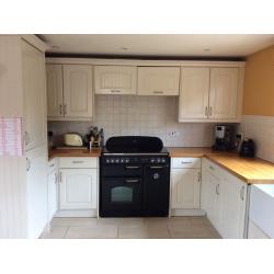 Kitchen Cream Modern Units Excellent Condition