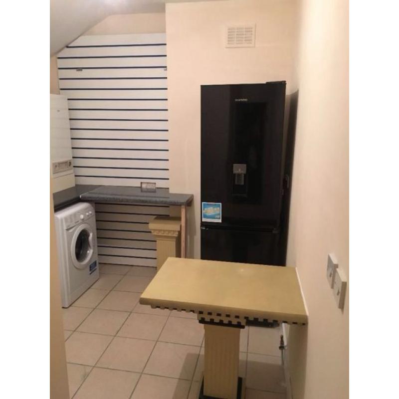 Roommate in a double room in Woolwich