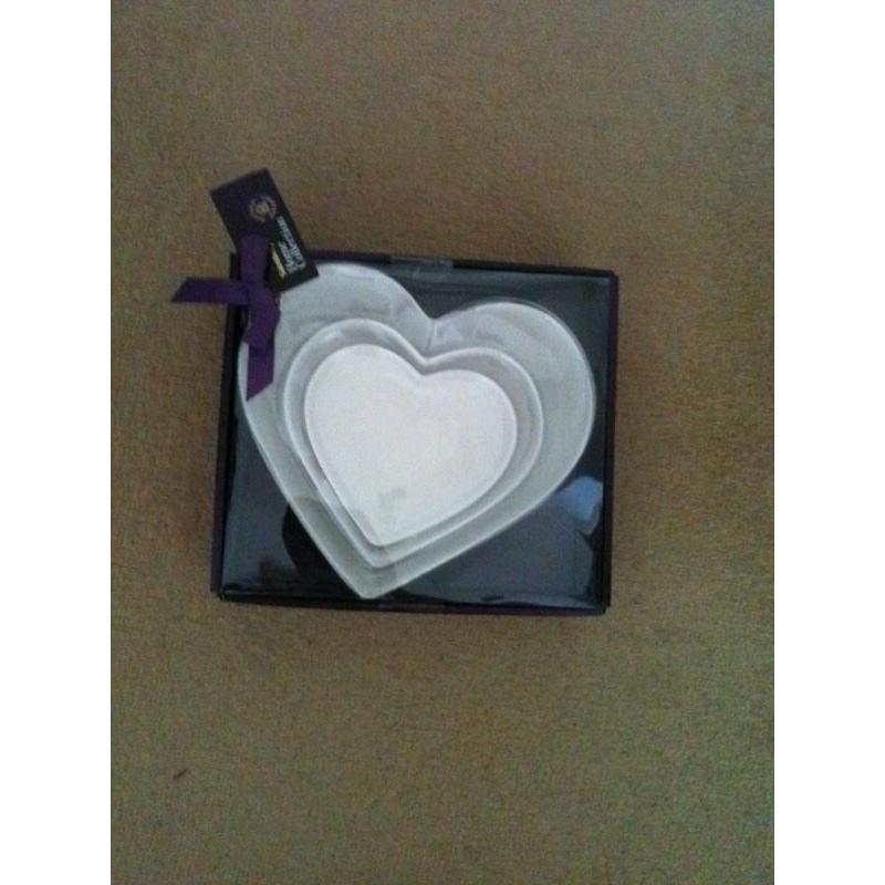 brand new 3 piece porcelain bowl set