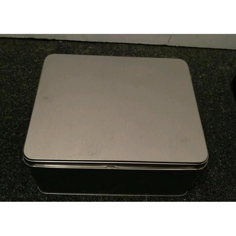 Vintage style decoration box with inner tin box