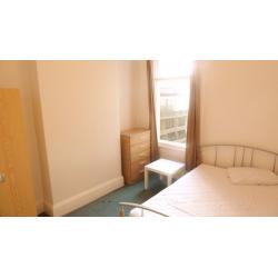 Female London House Flat Share, Double Size Room Single Price -- mint pie