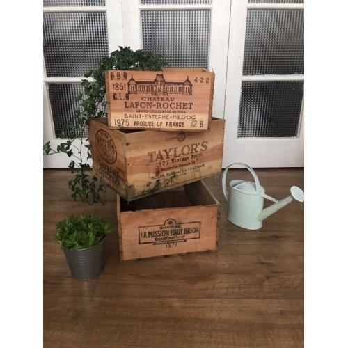 WOODEN CHEST STORAGE BOX VINTAGE ANTIQUE * DELIVERY AVAILABLE*