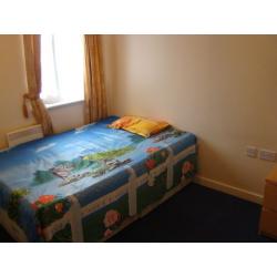 Spacious double bedroom in a two bedroom house close to all amenities