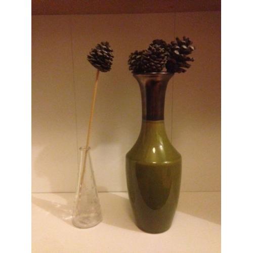 Vases for flowers & a desk lamp