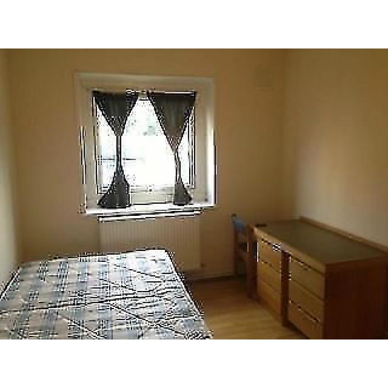 2 single rooms 4 min Bethnal Green, Old Street,Liverpool Street, Mile End, Shoreditch,Brick Lane