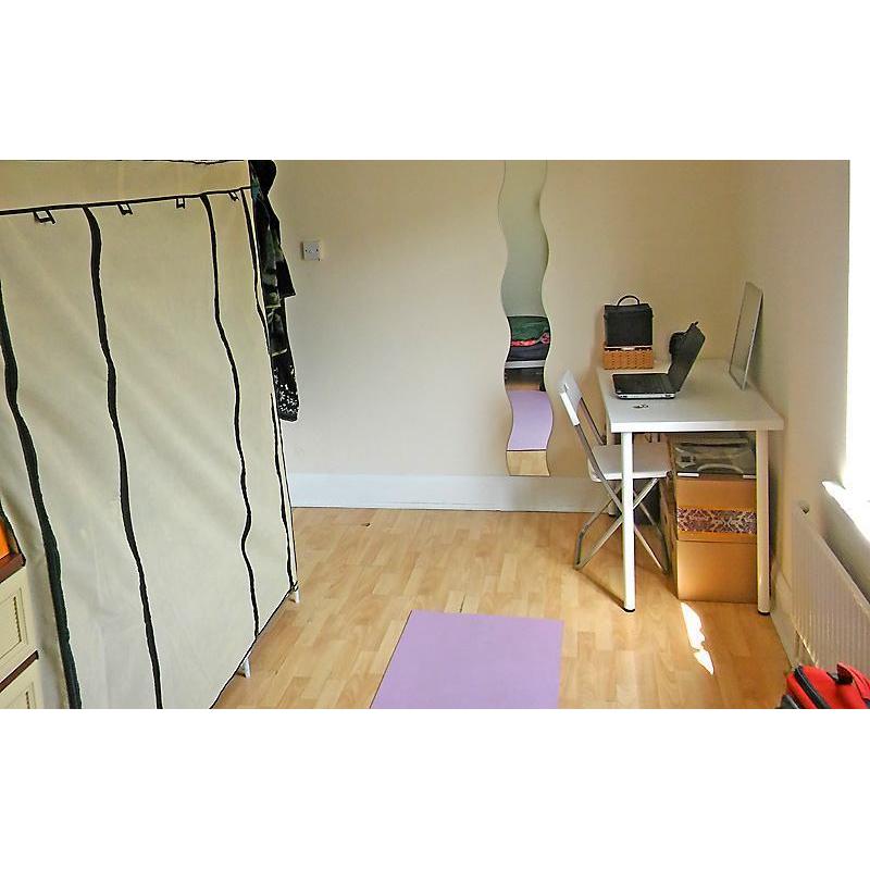 Beautiful Furnished Double Rooms with 2 weeks deposit only