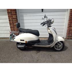 Tamoretti Retro 125cc scooter