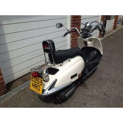 Tamoretti Retro 125cc scooter