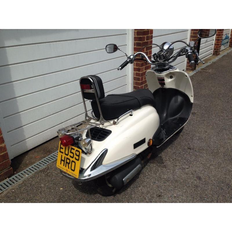 Tamoretti Retro 125cc scooter