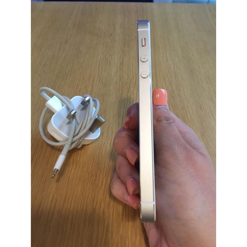 Apple iPhone 5s Gold 16gb UNLOCKED