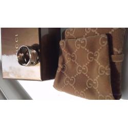 Mens Gucci band ring.