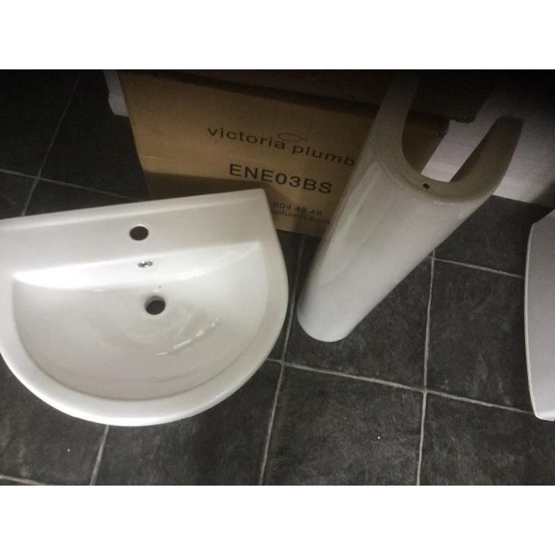 Brand New Victoria Plumb bathroom Sink and Pedestal